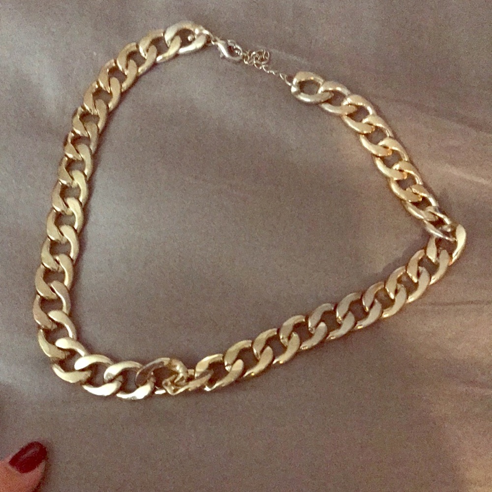 Chunky gold fashion necklace